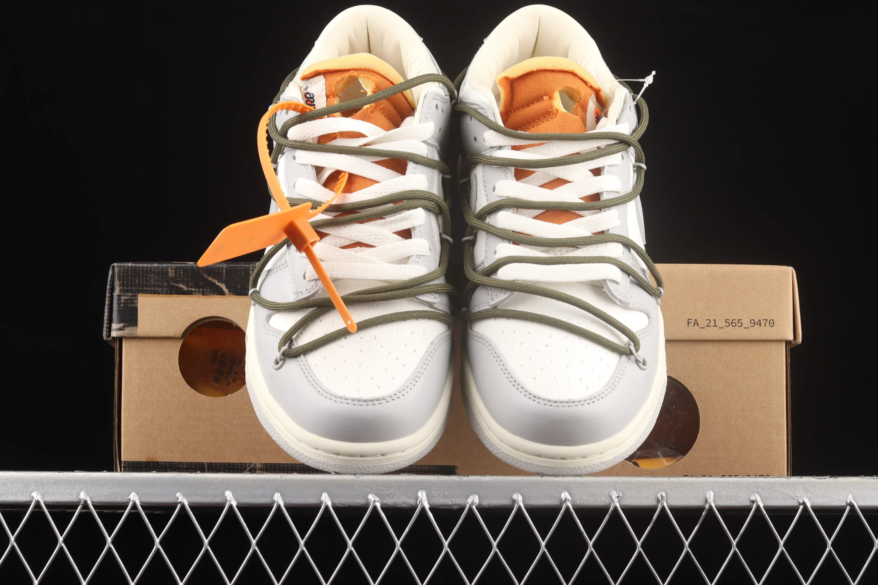 All Categories Nk SB Dunk Series Nk SB Dunk Low Low-top sneakers Pure original version OF x Nk Dunk Low OW Gray SB smashed backboard fashion casual sneakers DM1602-124